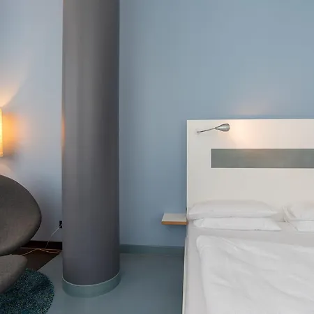 Отель Ku'damm 101 4*